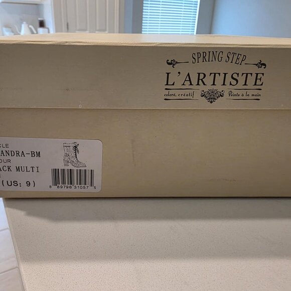 L'ARTISTE Casandra Lace Up Bootie 9 - Picture 2 of 16